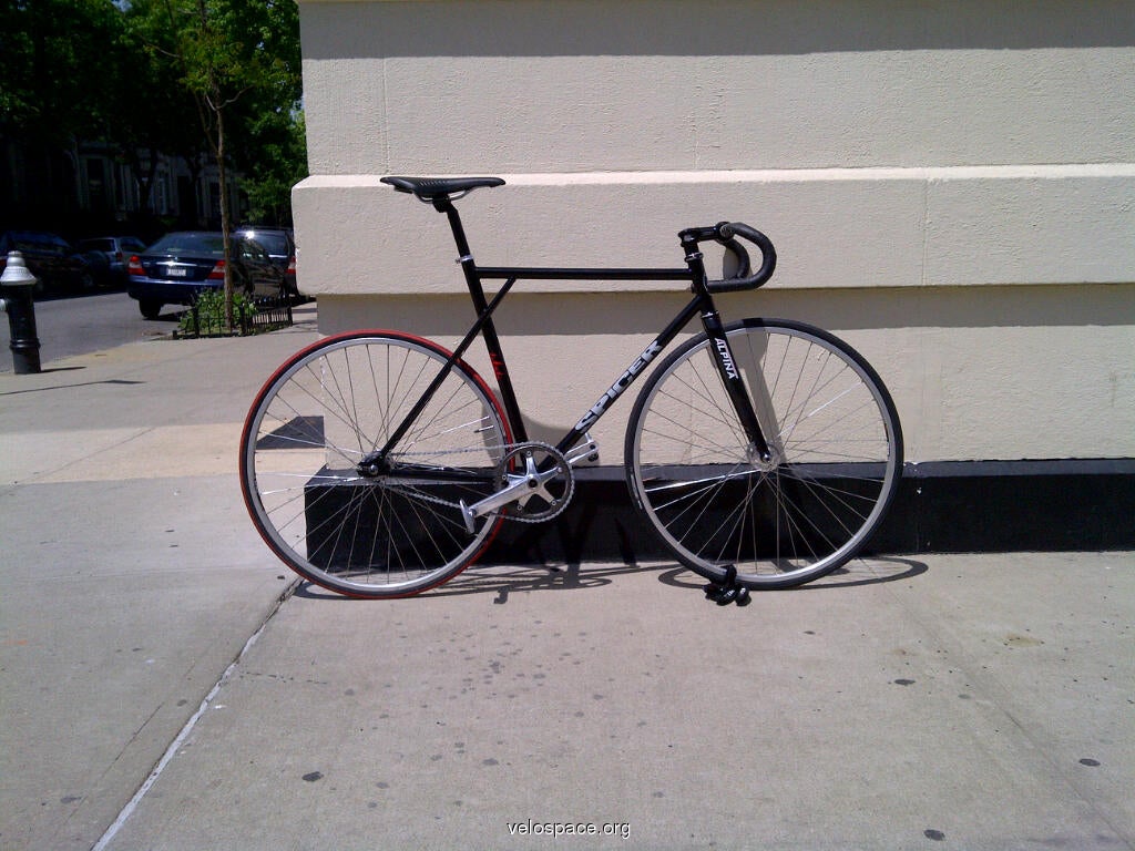 Triple triangle shop track frame