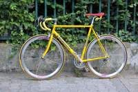 Yellow bianchi road bike deals